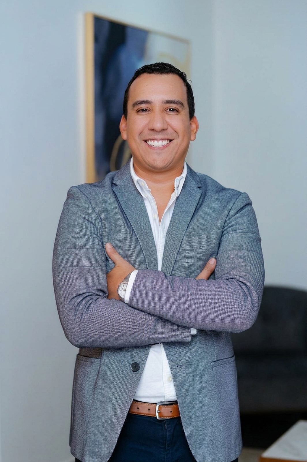 Dr. Luis G.